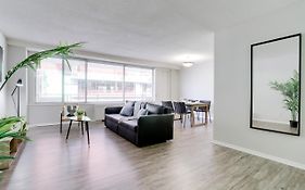 Modern Apartment At Crystal City