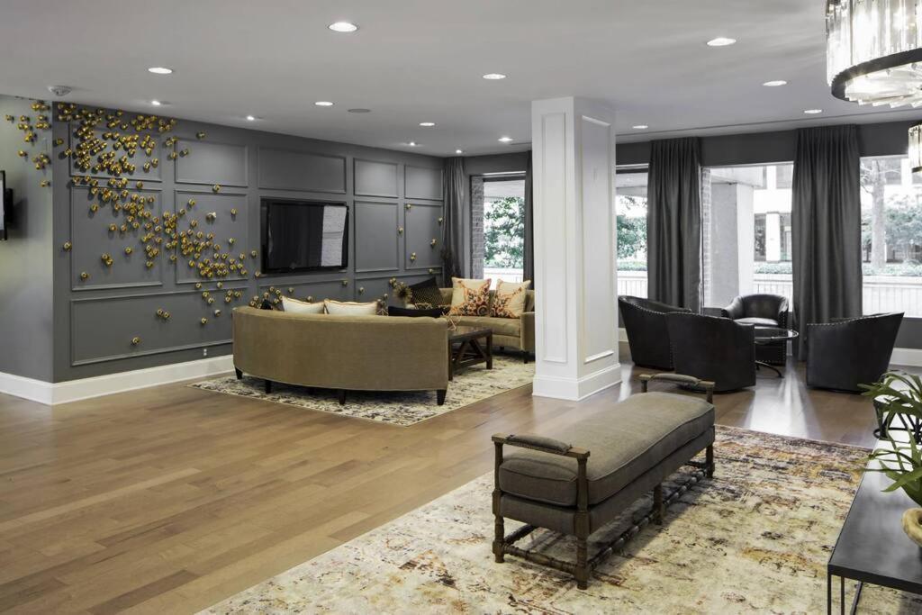 Modern Apartment At Crystal City Arlington Exterior photo