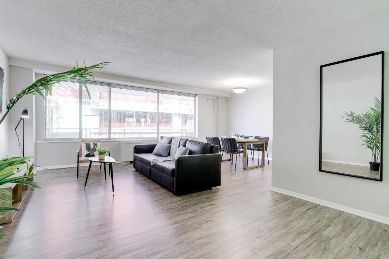 Modern Apartment At Crystal City Arlington Exterior photo